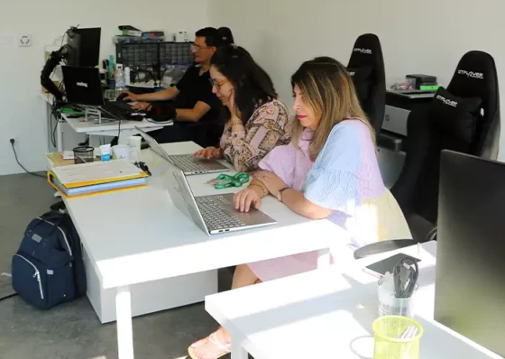 Equipe de L'AGREEN LAB'O Village by CA qui travaille